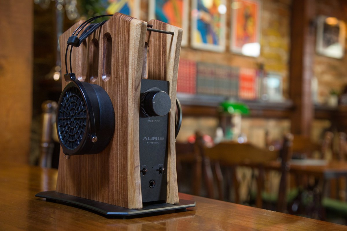 AurisAudio's tweet photo. Taking time to relax, because life can be a rush. 💆‍♂️
Take you #Euterpe sound trip, and see where it will take you ✈️

https://t.co/8x5oYkP5LJ

#auris #aurisaudio #auriseuterpe #amplifier #headphoneamplifier #headamp #desktopamp #tubeamp #headfi #highend #headphones https://t.co/SVsGalejNS
