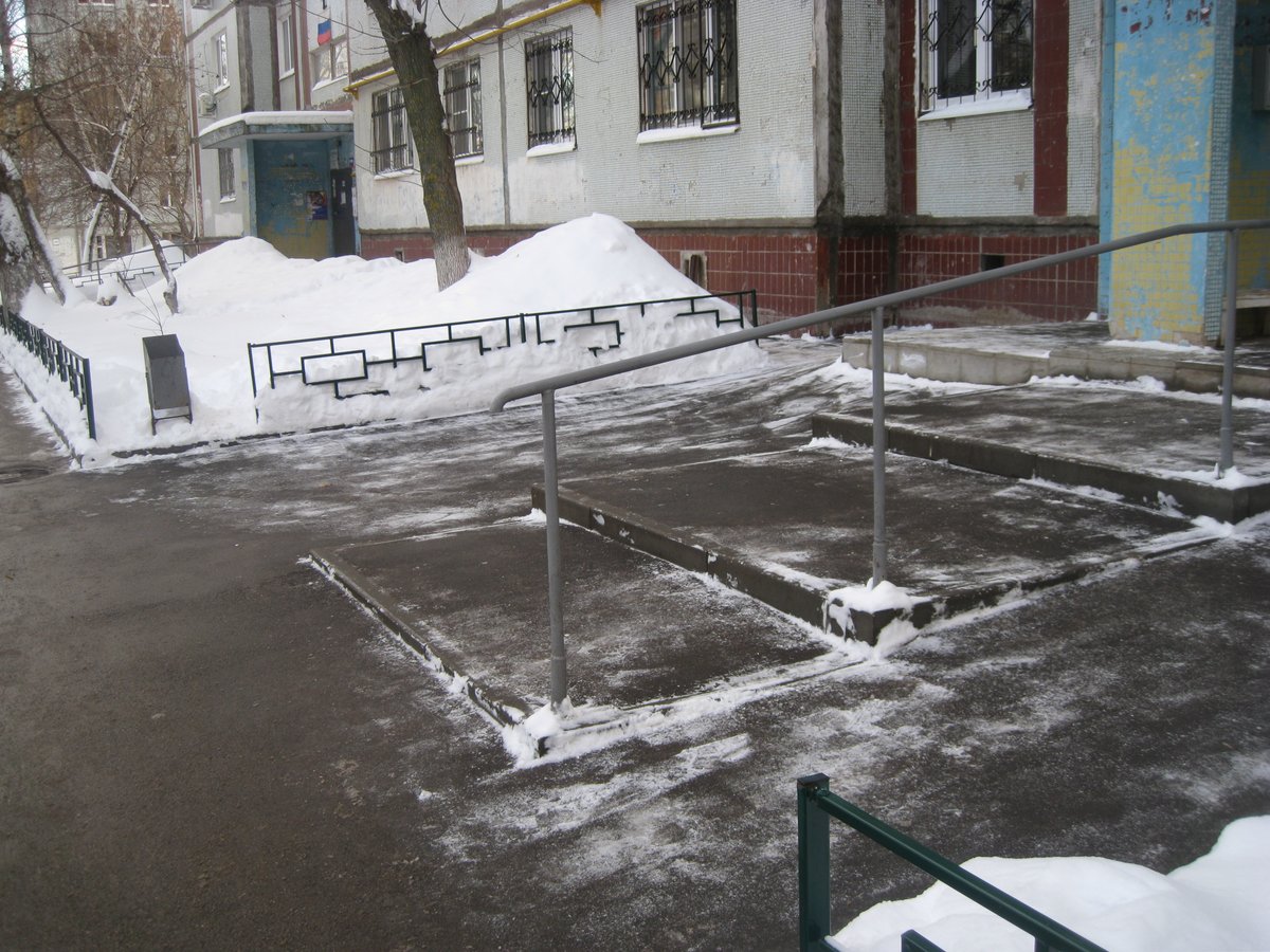 Механизированная уборка территории 🚜❄️
#МКДСтара_Загора184
Спасибо УК <a href="/moiecodom/">МОЙ ЭКО ДОМ</a> 
Спасибо нашему Дворнику!
Спасибо водителю погрузчика!
 #Воскресник_Самара 
уборка территории была в 11-30 утра

<a href="/Rudakov_i_a/">Рудаков Игорь Александрович</a> <a href="/adm_kir63/">Администрация Кировского района</a> <a href="/gkh_kir63/">Отдел по ЖКХ и благоустройству</a> <a href="/samara_in/">Администрация Самары</a> <a href="/E_Lapushkina/">Елена Лапушкина</a>  <a href="/D_Azaroff/">Дмитрий Азаров</a>  <a href="/Kir_UM20/">Управляющий микрорайоном №20(Кировский район)</a>