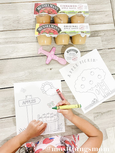 funlearninglife's tweet photo. #ad Did you know that @musselmansapple Sauce is made with apples hand picked from grower-owned family farms? You can pick these packs up at most local grocers & they are great to have on hand for snacks! https://t.co/ZLaPRqVw56 #PickMusselmans #FamilyFarms #MusselmansPartner https://t.co/QXPjrjgZNd