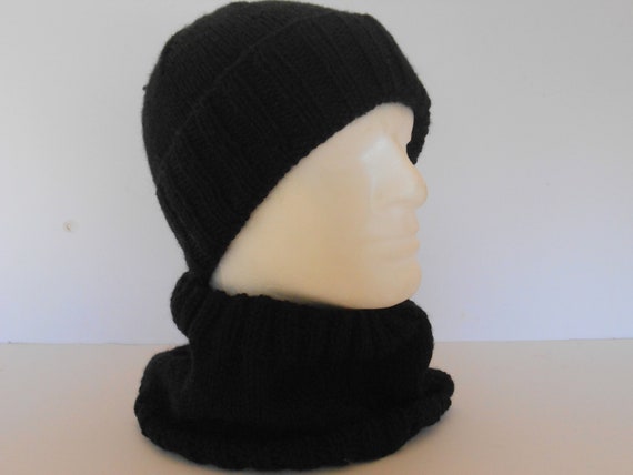 Walsh11Della's tweet photo. Scarf and Hat set https://t.co/RdC3VdPpE0 via @EtsySocial #etsymntt #etsysocial #fishermanbeanie #loopscarf https://t.co/3cfOxd8Iol