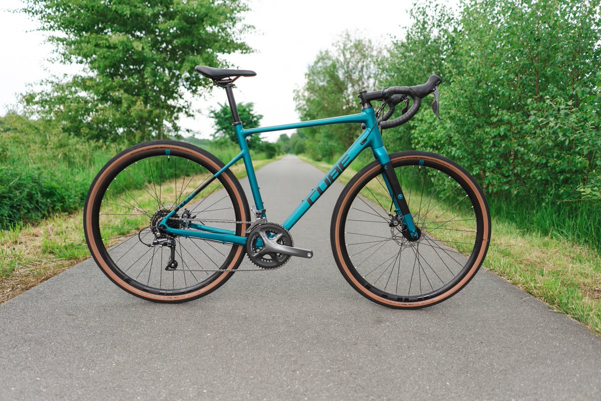 We've got two of these BEAUTIFUL gravel bikes left, one Large and one Small - At £999 there's many bikes that look this good, and can handle such a diverse range of terrain!

Buy online or instore at buyabike.co.uk - Available to try for sizing