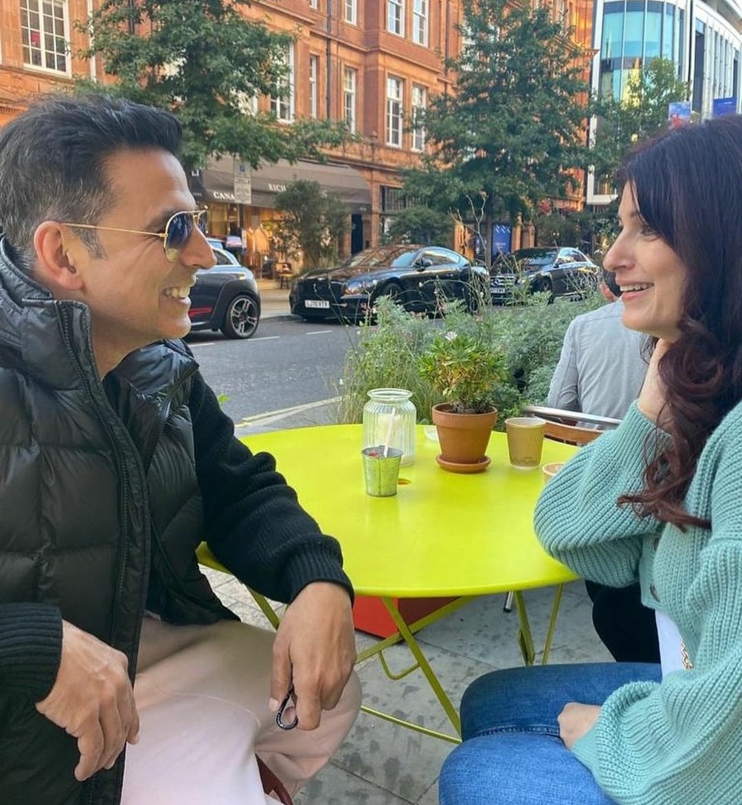 DelhiTimesTweet's tweet photo. "Thank you for making each day feel like the first," writes @akshaykumar as he celebrates '#21YearsOfAdventure' with @mrsfunnybones 

#AkshayKumar #HappyAnniversary #TwinkleKhanna #Akshay #Bollywood https://t.co/w7FmbulYC8