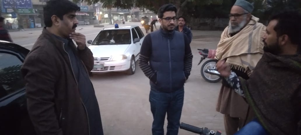 mcrykhan's tweet photo. ایڈیشنل ڈپٹی کمشنر(ریونیو) /ایڈمنسٹریٹر میونسپل کمیٹی رحیم یارخان بیرسٹر بلال سلیم کا صبح سویرے شہر کے مختلف علاقوں کا دورہ، میونسپل افسران، سپروائزر و عملہ کی حاضری چیک کی اور شہر میں سیوریج و صفائی کی صورتحال کا جائزہ لیا۔اس موقع پر چیف آفیسر رانا محمود علی بھی ان کے ہمراہ تھے۔ https://t.co/5bIN4t3lHV