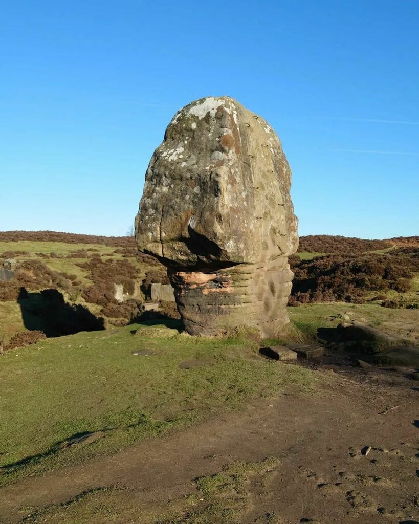 The Cork Stone - a natural eroded gritstone block on the edge of Stanton Moor. · · · · · · · #derbyshire #derbyshirelife #visitengland #walking #hiking #getoutside #visitderbyshire #derbyshire_heritage #geology #historic #gritstone