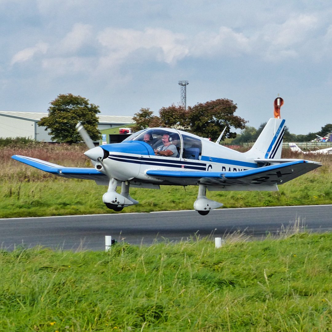 Michaelflying28's tweet image. Robin DR400/160 Chevalier G-BAPX arriving at Sandtoft Airfield from Sherburn-in-Elmet Airfield  9.10.21

#robindr400 #dr400 #robinaircraft #avionrobin #lightaircraft #generalaviation #generalaviationlovers