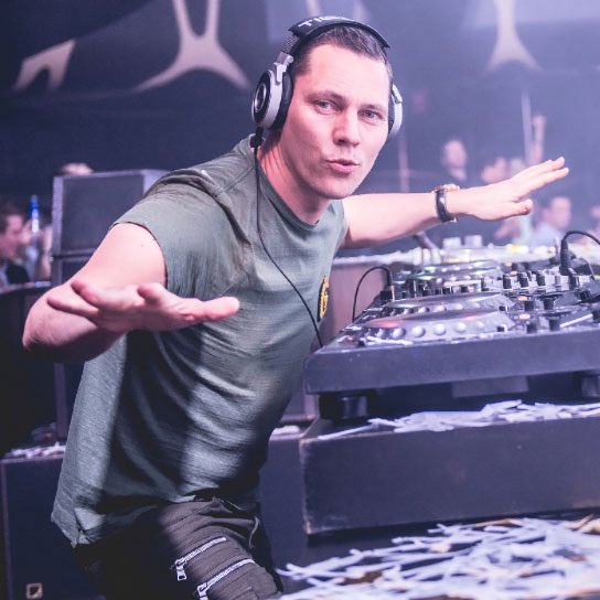 And an especially happy birthday to Joey s favorite DJ, Tiësto! 