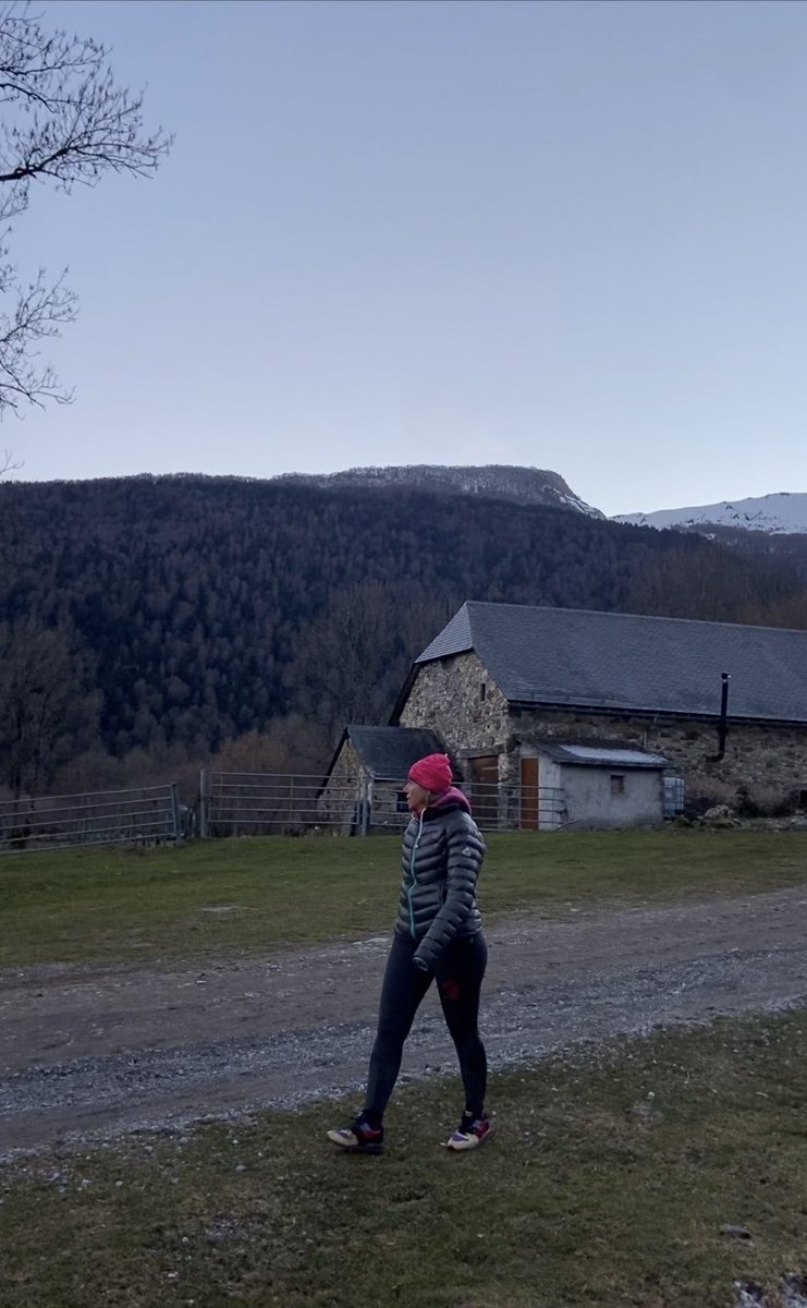 corinne_crabe's tweet photo. Les couchers de soleil sont toujours magiques en #montagne #ossau #pyrenees #benou #coucherdesoleil #sunset #puestadelsol 📸🌅 #pirineos https://t.co/Q7MaIX4d3u