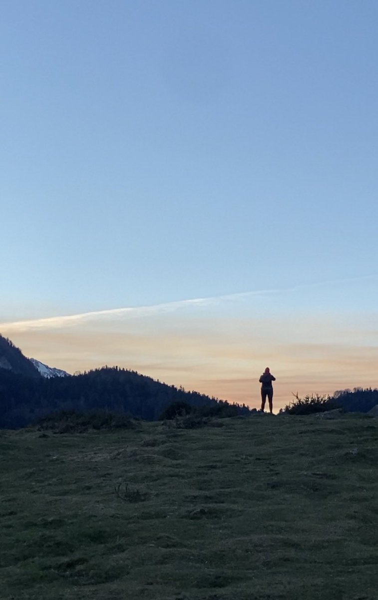 corinne_crabe's tweet photo. Les couchers de soleil sont toujours magiques en #montagne #ossau #pyrenees #benou #coucherdesoleil #sunset #puestadelsol 📸🌅 #pirineos https://t.co/Q7MaIX4d3u