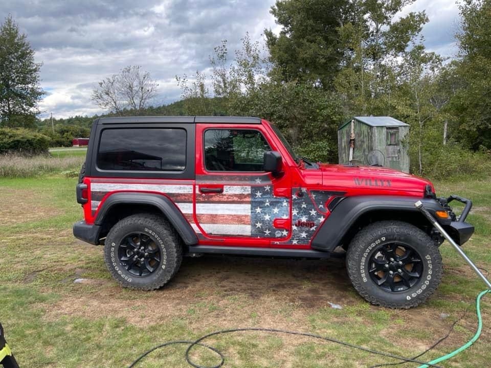 You know that feeling after you just washed your Jeep, and you just have to stop and take it in. Ahhhhhh......

#mekmagnet #removabletrailarmor #loveyourjeep #cleanjeep #jeeplife #jeepaccessories #becauseyouloveyourjeep #protectyourjeep #jeepwrangler #thingofbeauty #jeeplove