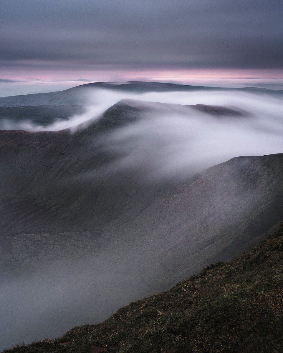 Cribyn, viewed from Pen y Fan just before sunrise on Saturday. There was a gap in the clouds briefly as we arrived, and I have never assembled a tripod and set up my camera as fast as that before… #WexMondays #breconbeacons #penyfan <a href="/visitwales/">Visit Wales 🏴󠁧󠁢󠁷󠁬󠁳󠁿</a> <a href="/WalesOnline/">WalesOnline 🏴󠁧󠁢󠁷󠁬󠁳󠁿</a> <a href="/capturewalesuk/">Capture Wales</a>