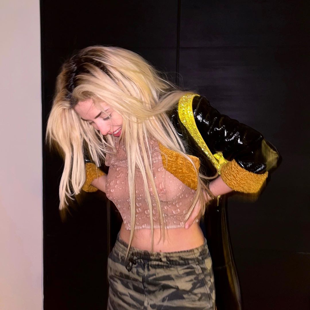 AvaMax_FRA's tweet photo. Ava Max is now the 44th artist with the most monthly listeners on Spotify 🎧

It is now her highest ranking of her career, she has thus surpassed her 2020 peak ! https://t.co/1WQC9HjNb1