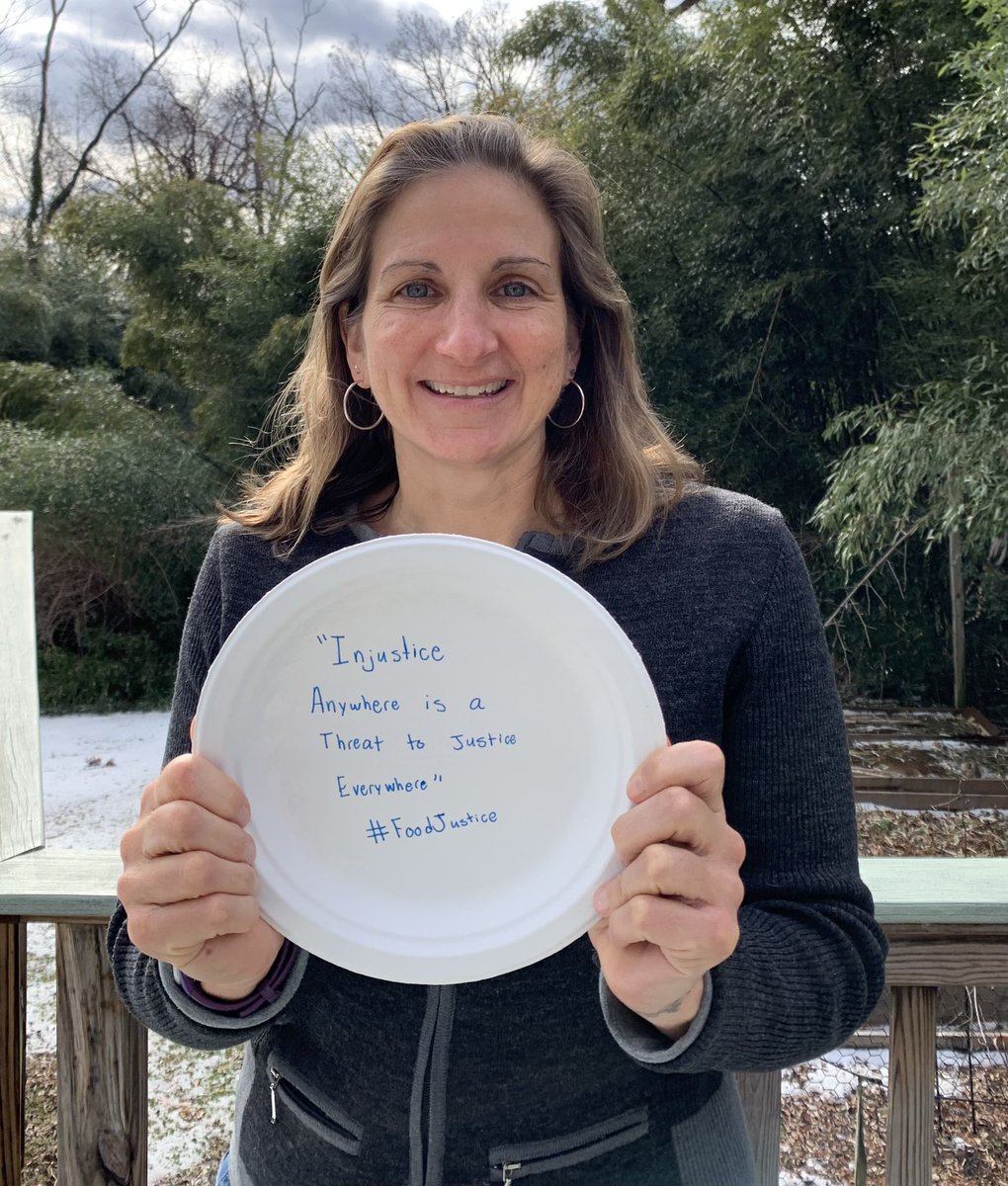 LCharkoudian's tweet photo. @MannaFoodCenter knows that #FoodJustice is one of many forms of justice we must fight for. Let’s work together on food justice policies &amp; make sure all have enough to eat. Give at the virtual food drive: https://t.co/tPRTdPSVd1
#MLKDay #MakeAPlate https://t.co/VfhG2ReijB
