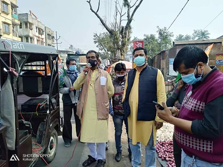 saugatab13's tweet photo. @sumitt7 @abhishekaitc
Today's Musk distribution programme at #Mehmanpur_Bazar and #Shyampur_Bazar under #Maheshtala_Town_Trinamool_Congress_Jayhind_Bahini https://t.co/BvOEbTqSoG