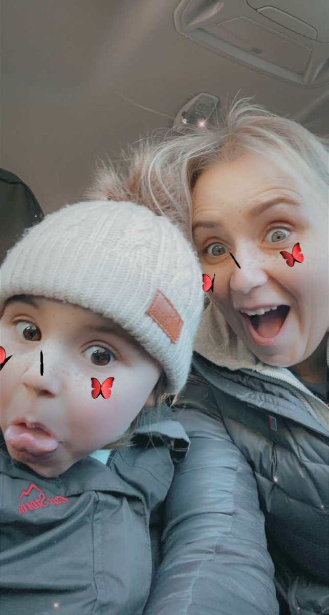 Sarahffridd's tweet photo. Pan ti mynd a dy nîth ir Ysgol.. 2 funud o fod yn wirion yn car 😂🥰 2 min of craziness before school #Niece #Nutter 💞 https://t.co/l63EAYqxRe
