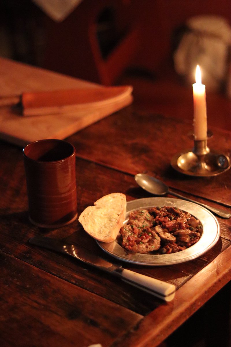 18CenturyCook's tweet photo. I start filming today! Watch this space for more information. In the meantime, please enjoy this variation on the recipe in question, Veal Collops with Bacon and Mushrooms. https://t.co/qjaRbfXiqH