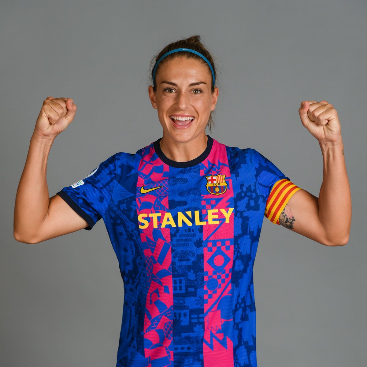 UWCL's tweet photo. 🏅⭐Alexia Putellas wins #TheBest FIFA Women’s Player for 2021!

🇪🇸 She becomes the first Spanish player to win the award. 

Congratulations, @alexiaputellas 👏

#UWCL | @FCBfemeni https://t.co/Z1rusdP1EE
