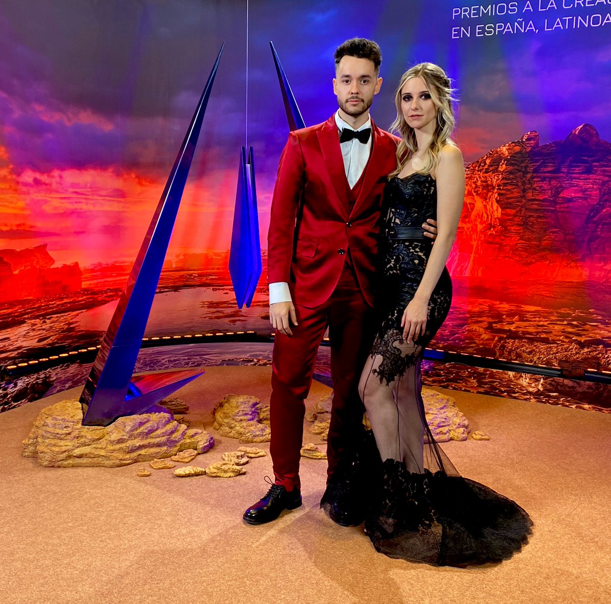 TheGrefg's tweet photo. Comienza la gala de los Premios Esland 💙😘 En directo en mi canal de Twitch! https://t.co/hWQuFo0UxU https://t.co/6rJEroVBfx