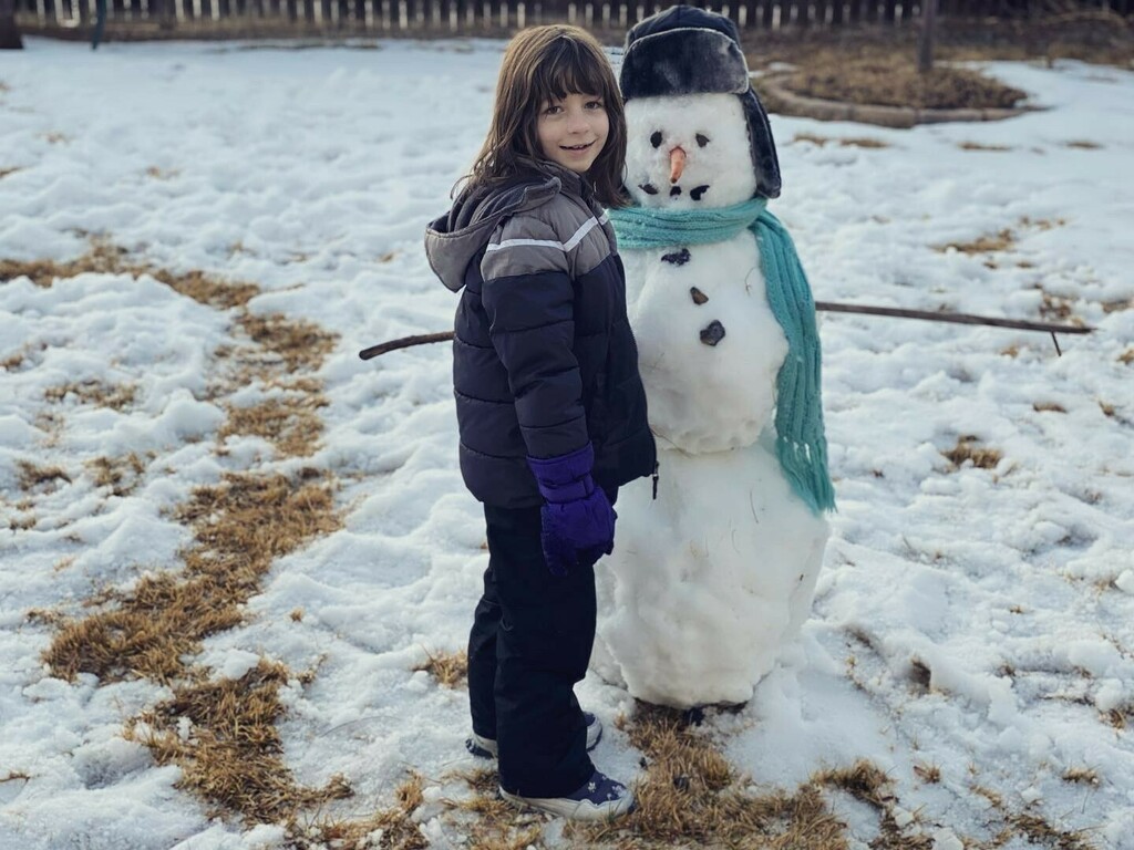#norapie built a #snowman and it’s as big as she is! #thecutestnoraever instagr.am/p/CY15PpulgrT/