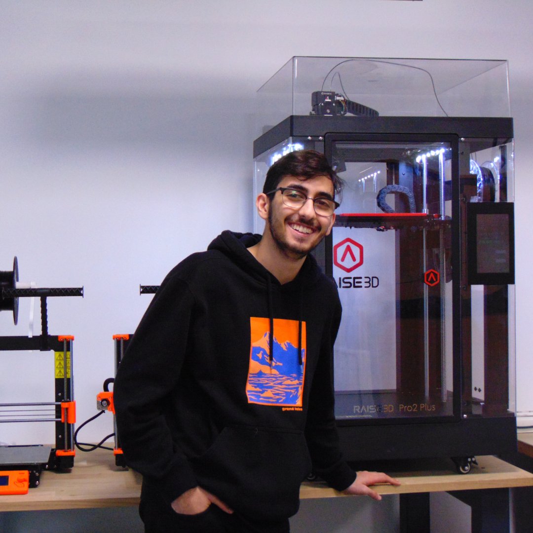 Un nouveau venu chez Innowide ! 🎉

Faissal nous rejoint en tant qu’assistant ingénieur avec une spécialisation mécanique 🔧 🔩

Ses connaissances générales, en conception mécanique et en prototypage nous seront d’une grande utilité ! 

Bienvenue chez Innowide 🙌
#Recrutement