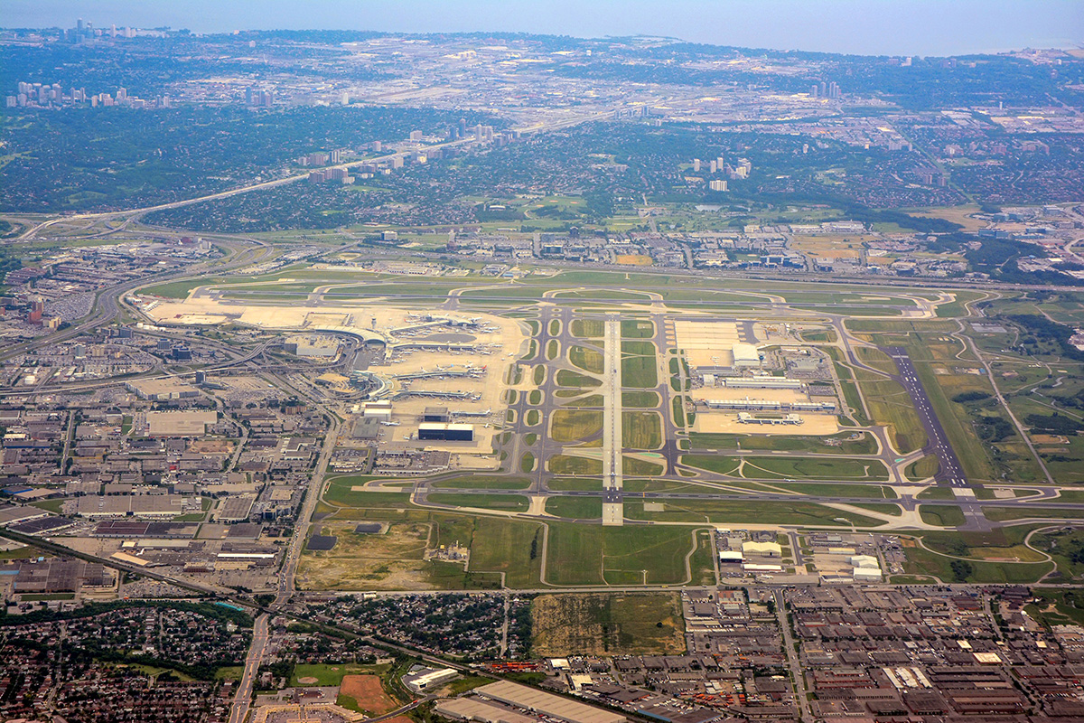 [Good news 🇨🇦🇫🇷] Merchant Aviation, société US de conseil aéro &amp; filiale #GroupeADP, vient de remporter, avec <a href="/WeAreZeidler/">Zeidler Architecture</a> un 1er contrat avec les autorités aéro du Canada! Il porte sur l'évaluation &amp; l'ajustement du plan d'invest. de <a href="/TorontoPearson/">Toronto Pearson</a> à court, moyen &amp; long terme.