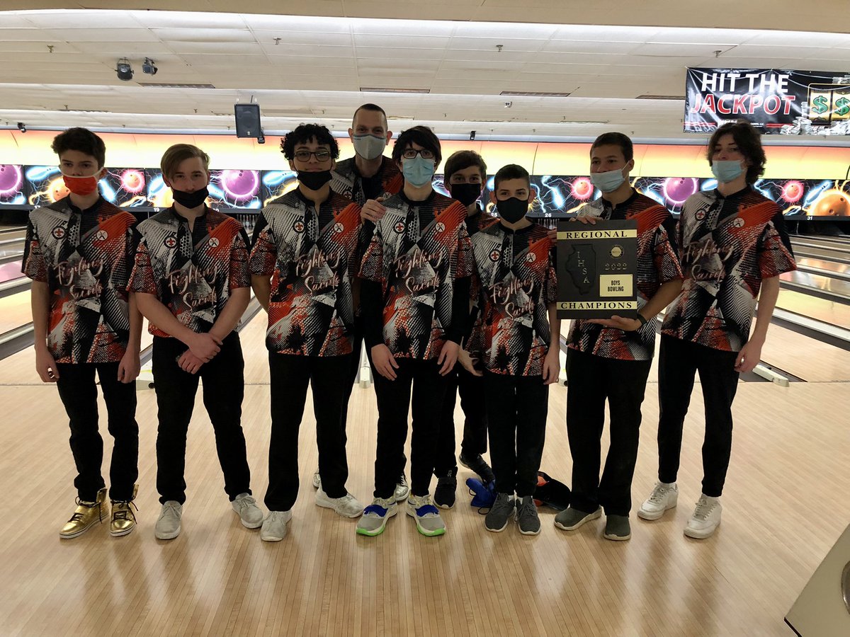 yamitzaquinones's tweet photo. STCE Bowling Boys Varsity took 1st place at Regionals last Saturday. Congrats to Edgar Burgos who placed 1st place with a total of 1,429 pins, Nate Greco 2nd and Connor Johnson 6th. @StceB @STCEathletics @STCEBoosters @JakeBartelson @StCharlesEast @StCharlesD303 @STCEPTO https://t.co/M39deMql29