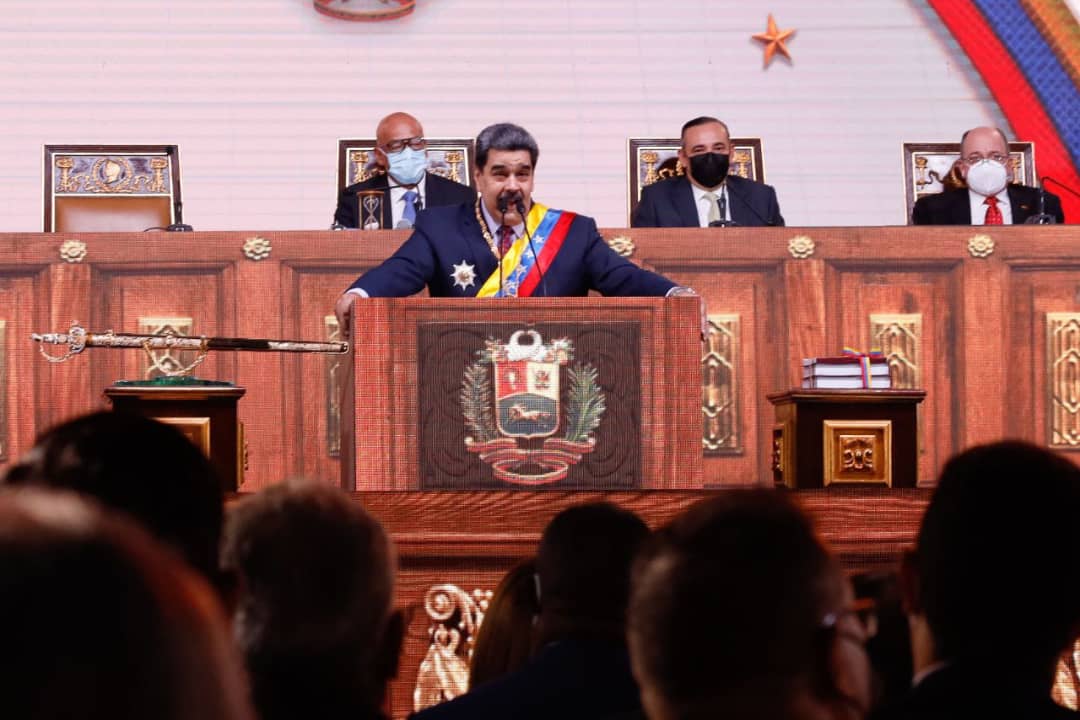 mippci_ven's tweet photo. 📢¡𝐀𝐬í 𝐥𝐨 𝐃𝐢𝐣𝐨!  🇻🇪
Pdte. @NicolasMaduro: Vienen tiempos mejores, este año vamos a conmemorar los 30 años del grito de rebeldía aquel 4 de febrero de 1992 y los 20 años del Golpe de Estado contra el comandante Hugo Chávez.
#PuebloDefensorDeLaPatria https://t.co/E49yXzc6hG