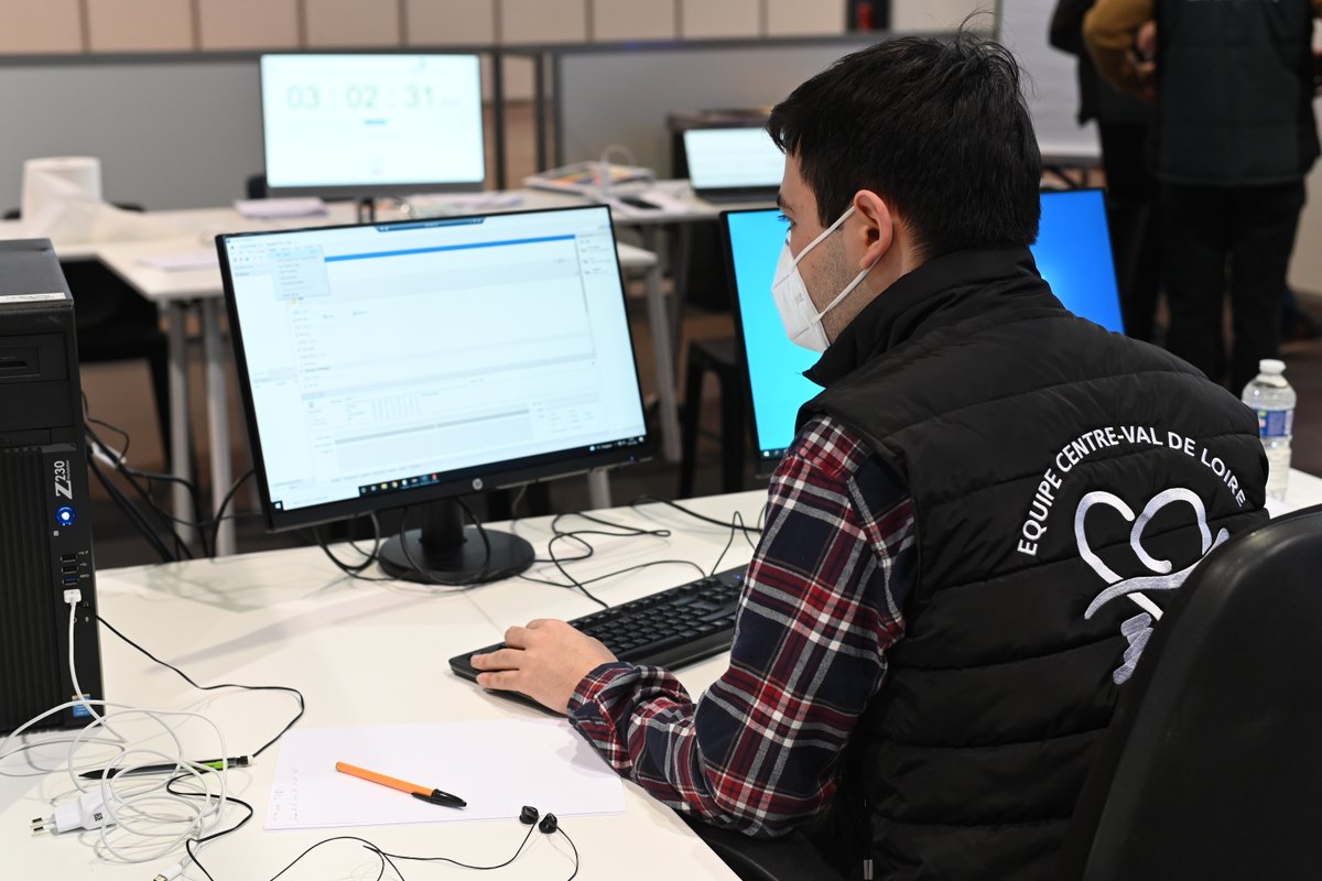 OpcoAtlas's tweet photo. 🎬 Clap de fin pour la 46e édition des @WorldSkillsFR et la 1ère à intégrer les #métiers du #numerique 😊
🙏 Merci à tous les visiteurs sur #StationA, aux intervenants, aux équipes d'#Atlas et un grand BRAVO aux lauréats sur les 4 métiers que nous avons soutenus ⬇️ https://t.co/Yb7R17SnI4
