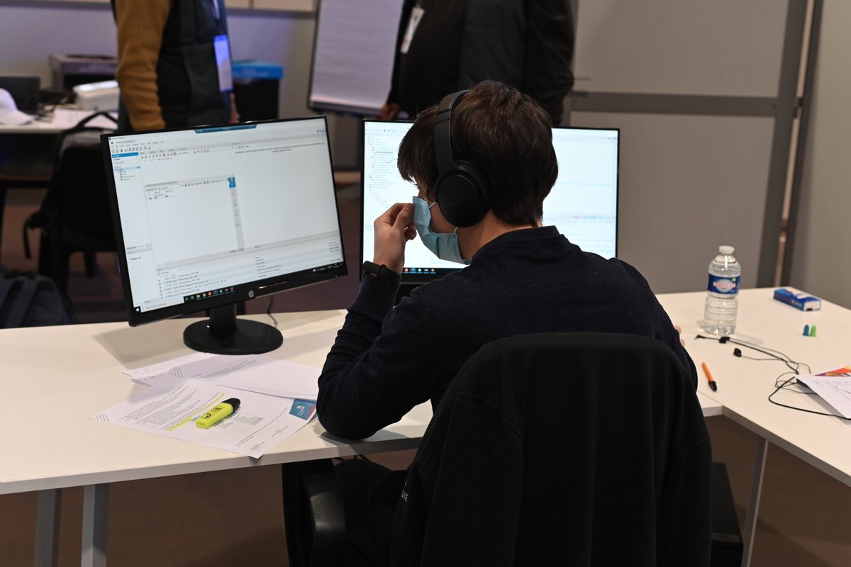 OpcoAtlas's tweet photo. 🎬 Clap de fin pour la 46e édition des @WorldSkillsFR et la 1ère à intégrer les #métiers du #numerique 😊
🙏 Merci à tous les visiteurs sur #StationA, aux intervenants, aux équipes d'#Atlas et un grand BRAVO aux lauréats sur les 4 métiers que nous avons soutenus ⬇️ https://t.co/Yb7R17SnI4