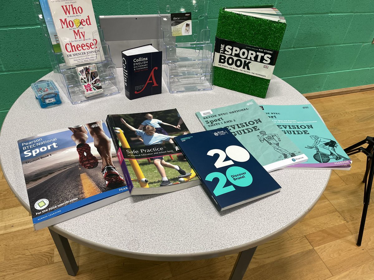hatton_miss's tweet photo. Reading Week @Elloweshallspo1 
Today in PE we were reading the magnificent book, Gold Fish Boy by @lthompsonwrites Our gymnastics equipment came in handy to make sure students were comfy! We loved the reference about the PE teacher!  @MrsGTilley#GoldfishBoy
#ReadingSchool https://t.co/TdbwfoBtuN