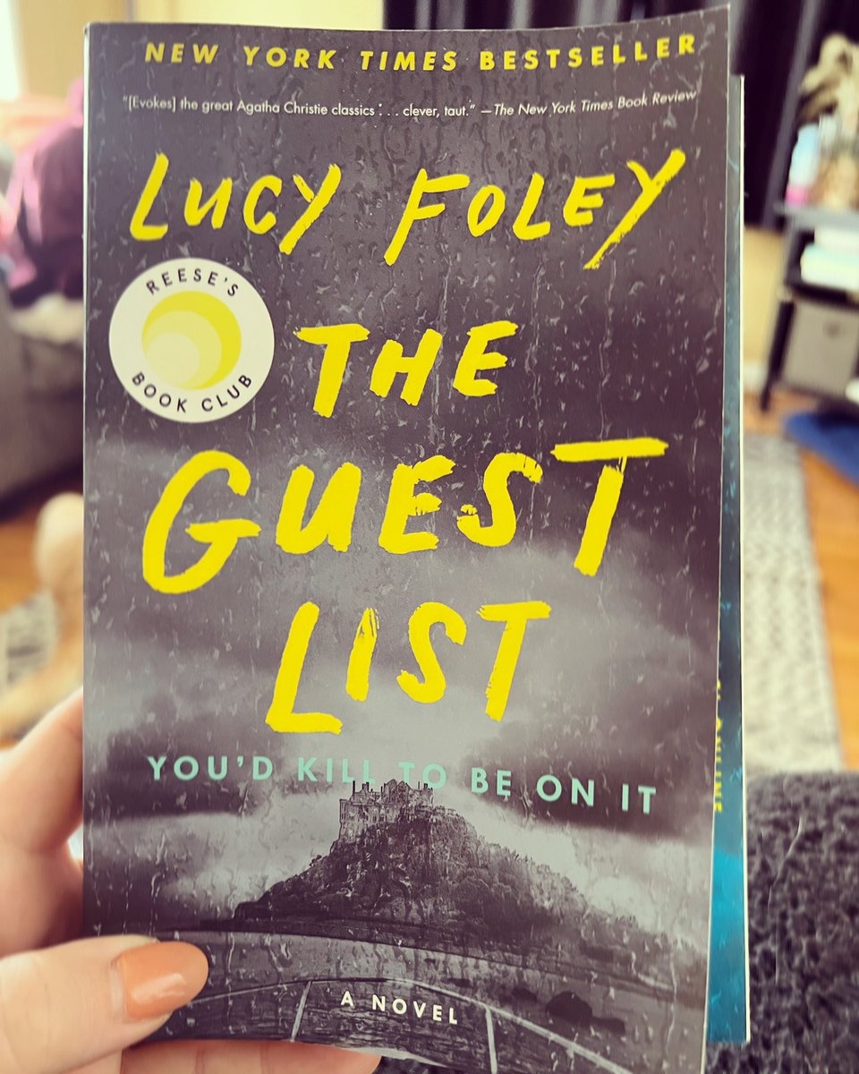 Hannamcdrew's tweet photo. ✴️ Book #2 of 2022: The Guest List by @lucyfoleytweets #52booksin52weeks https://t.co/rRs9rhqiNc