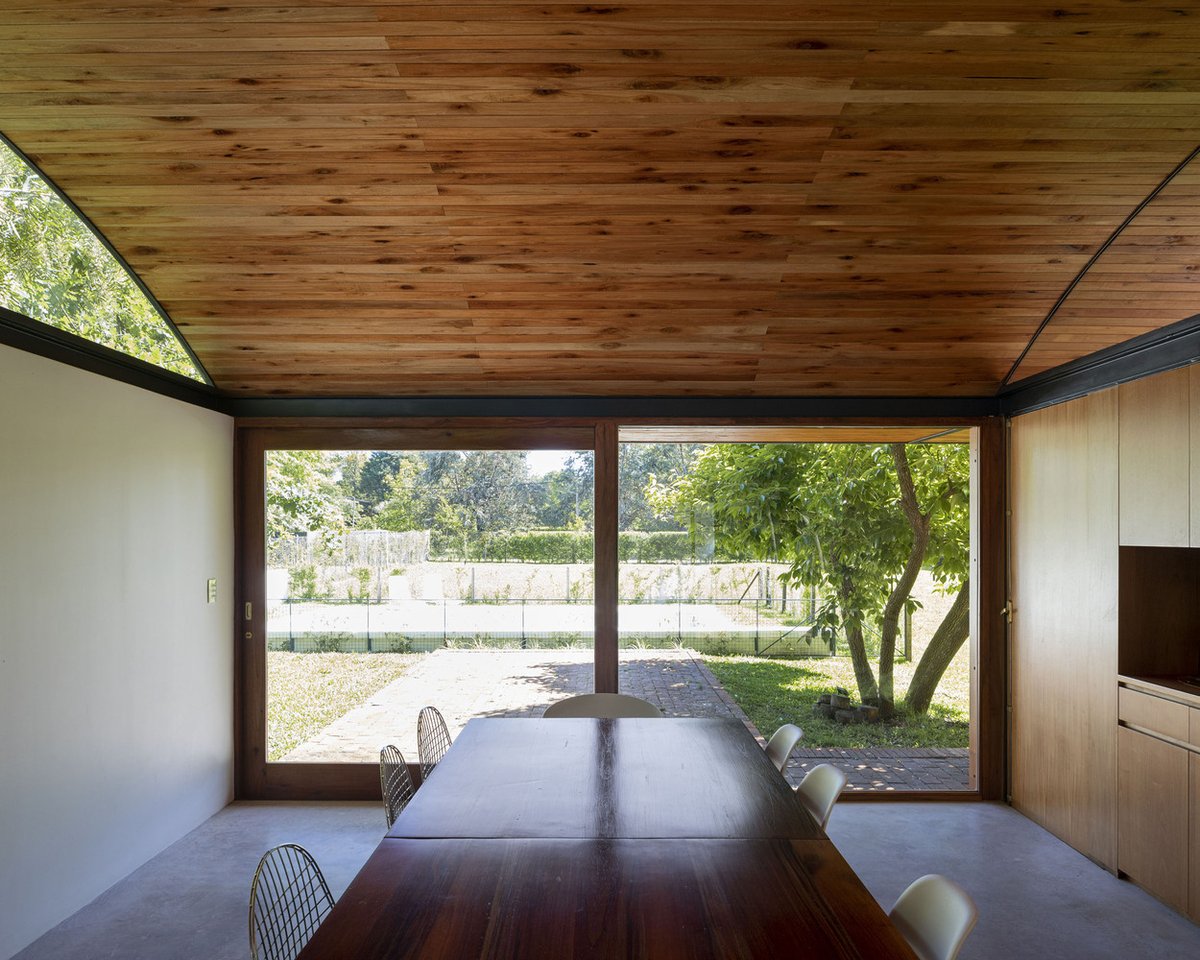 RealSharpRealty's tweet image. This home takes advantage of its surrounding outdoor space. #vacationhome #architecture  cpix.me/a/137050046