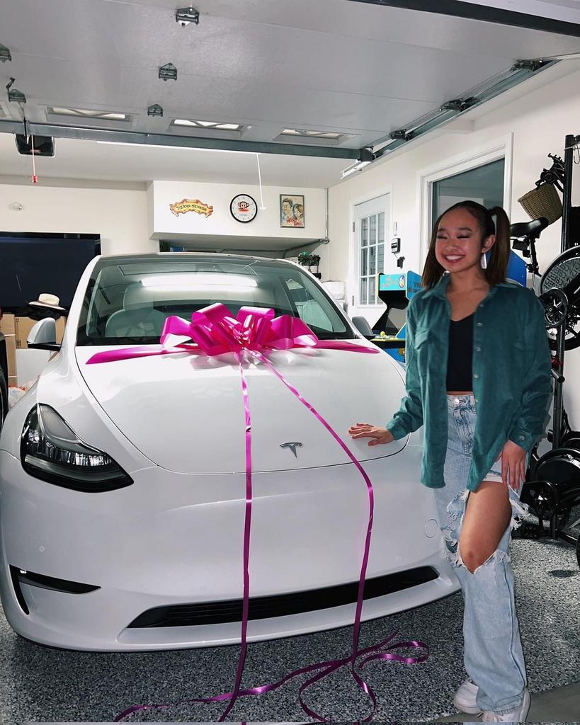 cottagecolie's tweet photo. colie got her first car ☁️ i’m so proud of her <3 https://t.co/OY2Eyzk6VA