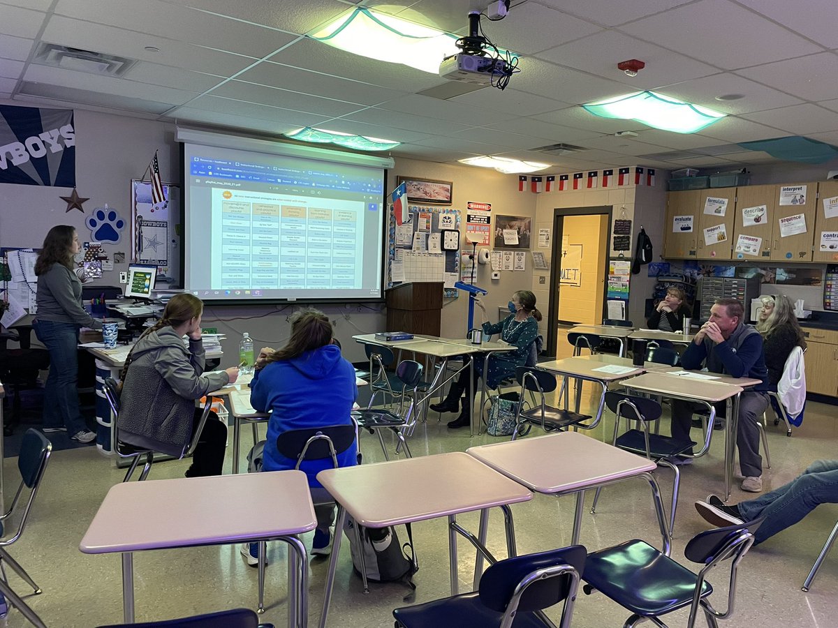 Learning more about Movement &amp; Discourse! <a href="/BadgerHS_Prin/">Joey McQueen</a> <a href="/MrsWellsk/">Mrs. Wells</a> #WhatADistrictLTX #LISDWhatADay