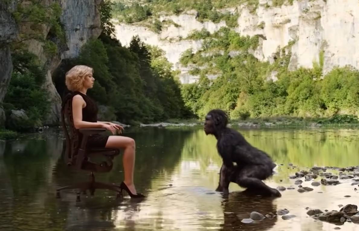 Lucy meet lucy. люк бессон и скарлетт йоханссон. скарлетт йоханссон люси. скарлетт йоханссон люси. люси 2014 кадры из фильма.