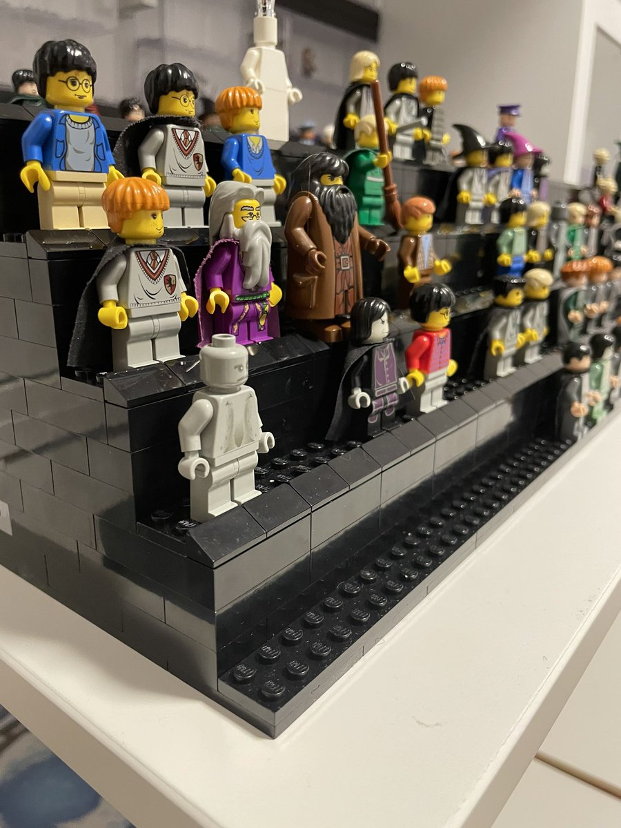 Plotter101HPWU's tweet image. Finally made the stand for my mini figs 🙌

Great distraction- but still need some more brick to finish it. Also the hunt on the missing figs have begun 🤪

Hope everyone have a wonderful day

#plotter101 #LEGO #HPminifigs #collectthemall