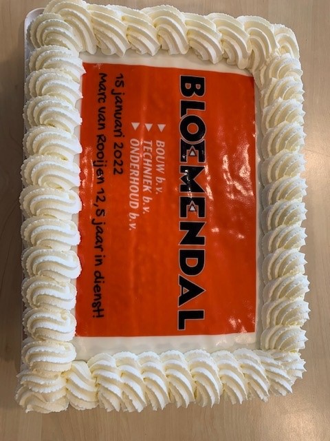 Zaterdag was Marc 12,5 jaar in dienst, dus vandaag hadden we taart. Helaas zonder Marc, die zit sinds gisteren in quarantaine.
Van harte gefeliciteerd Marc, en op naar de 25 jaar!