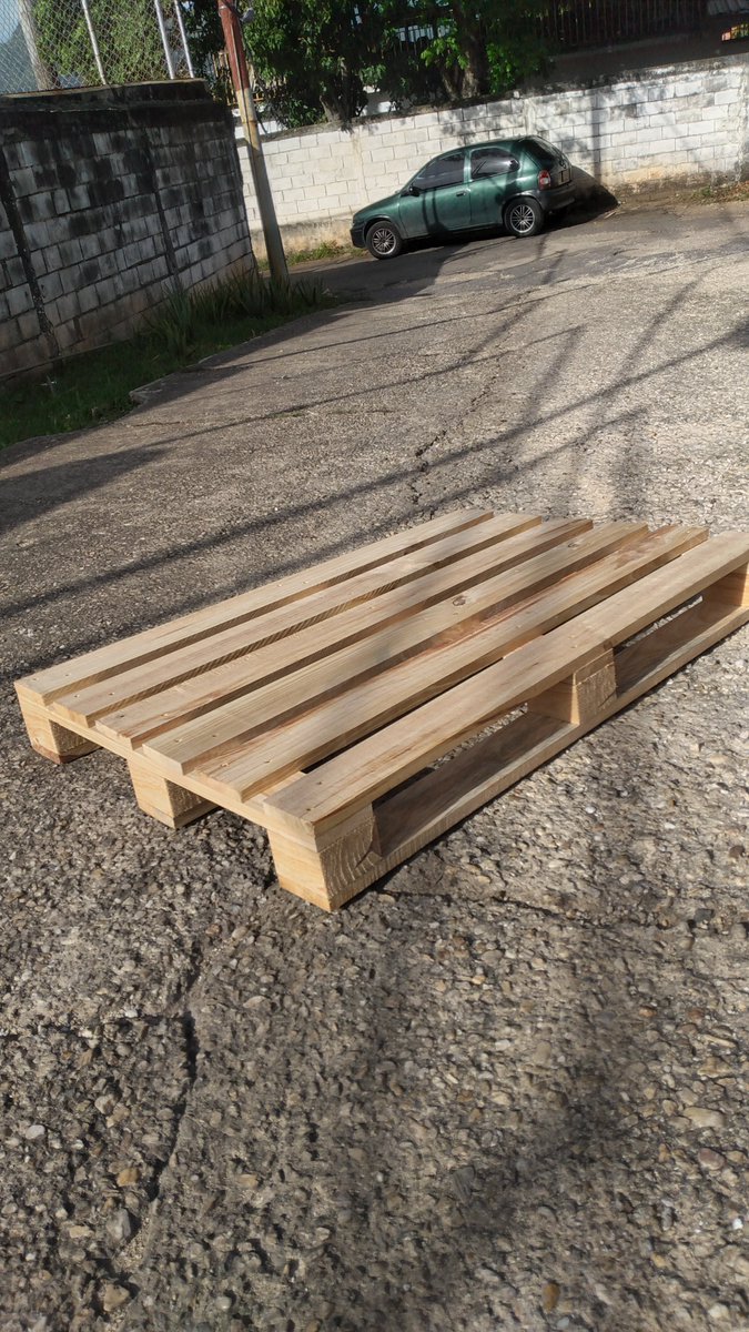 DISPONIBLE ESTIBAS DE CARGA (PALETAS) FABRICAMOS CON TACO O LISTONES. MEDIDAS 1.20 x 1.20mt 1.20 x 1mt U OTRAS MEDIDAS EXCELENTES PRECIOS, SECAS AL HORNO ✅WHATSAPP 04128001383