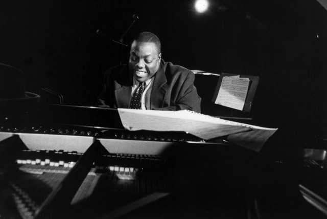 Jazz Birthdays  

Happy birthday to Cyrus Chestnut!  