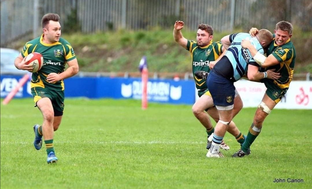 bridgendravens's tweet photo. If you can't make it to Newport this weekend, then there's rugby @TimbuildL Brewery Field on Saturday as @bridgendathrfc welcome @glynrfc (2:30pm) 🏉

Adults £5 | OAP £4 | U16 FREE

🟢🟡 https://t.co/BwtH0QG9X2