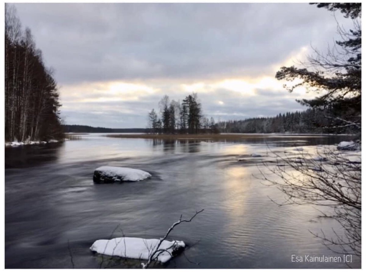 FinlandPictures's tweet photo. Mukavaa uutta viikkoa Twitter!❄️🌅❄️#tammikuu #maanantai #suomi🇫🇮 https://t.co/u4mj0C0xBb