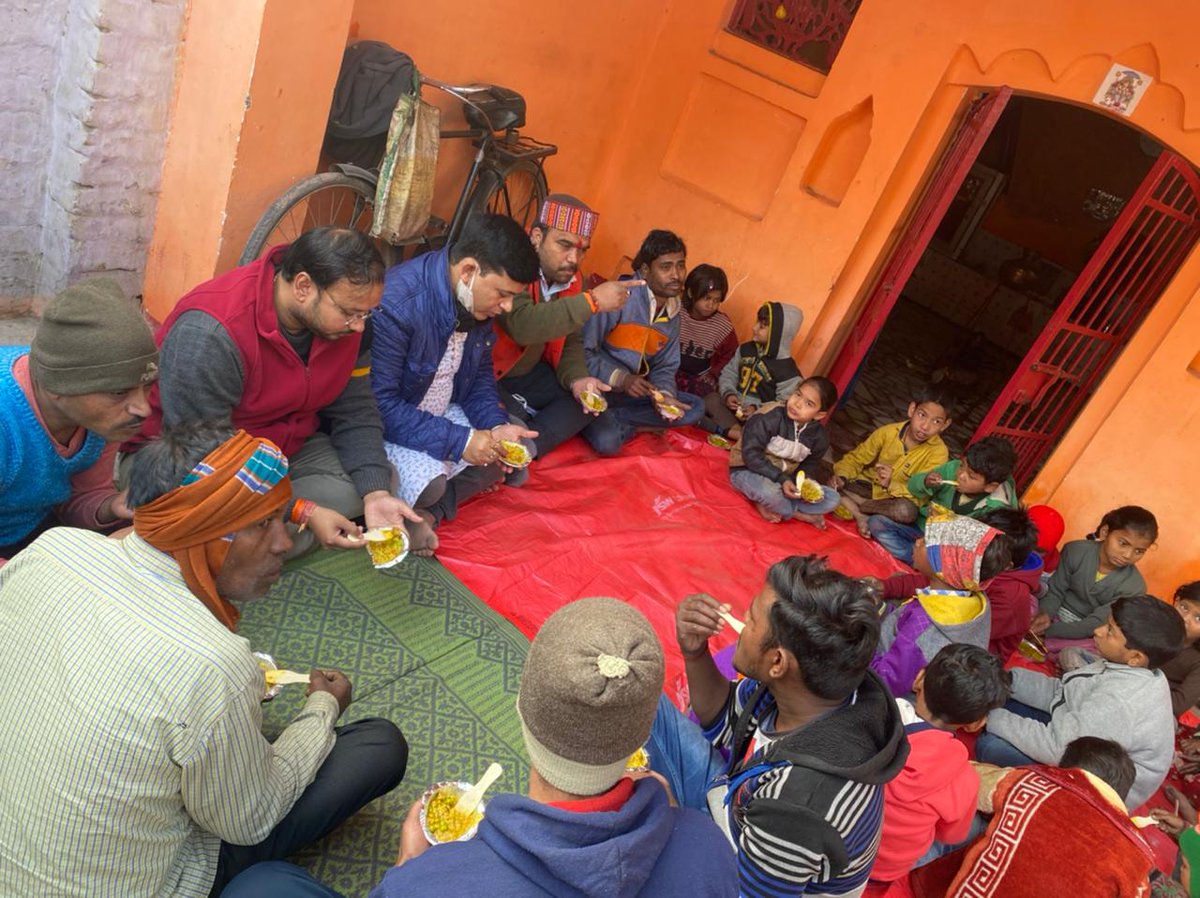 Vishva Hindu Parishad -VHP (@vhpdigital) on Twitter photo рдЧреБрдЬрд░рд╛рдд рдХреЗ рдХрд░реНрдгрд╛рд╡рддреА рдореЗрдВ рд╡рд┐рд╣рд┐рдк рдХреЗ рд╕рд╛рдорд╛рдЬрд┐рдХ рд╕рдорд░рд╕рддрд╛ рд╡рд┐рднрд╛рдЧ рджреНрд╡рд╛рд░рд╛ "рдкрд░рд┐рд╡рд╛рд░-рдорд┐рддреНрд░" рдпреЛрдЬрдирд╛ рдкреНрд░рд╛рд░рдореНрдн рд╣реБрдИред
рдЗрд╕рдХреЗ рдЕрдВрддрд░реНрдЧрдд рд╕реЛрд╕рд╛рдпрдЯреА рдореЗрдВ рдХрд╛рд░реНрдпрд░рдд рд╕реНрд╡рдЪреНрдЫреНрддрд╛ рдХрд░реНрдореА рдмрдВрдзреБ-рднрдЧрд┐рдирд┐рдпреЛрдВ рдХреЗ рд╕рд╛рде рд╕рд╛рдореВрд╣рд┐рдХ рдЬрд▓рдкрд╛рди рдХрд╛ рдЖрдпреЛрдЬрди рд╣реБрдЖред
#VHPSamarasataAbhiyan рдЧреБрдЬрд░рд╛рдд рдХреЗ рдХрд░реНрдгрд╛рд╡рддреА рдореЗрдВ рд╡рд┐рд╣рд┐рдк рдХреЗ рд╕рд╛рдорд╛рдЬрд┐рдХ рд╕рдорд░рд╕рддрд╛ рд╡рд┐рднрд╛рдЧ рджреНрд╡рд╛рд░рд╛ "рдкрд░рд┐рд╡рд╛рд░-рдорд┐рддреНрд░" рдпреЛрдЬрдирд╛ рдкреНрд░рд╛рд░рдореНрдн рд╣реБрдИред
рдЗрд╕рдХреЗ рдЕрдВрддрд░реНрдЧрдд рд╕реЛрд╕рд╛рдпрдЯреА рдореЗрдВ рдХрд╛рд░реНрдпрд░рдд рд╕реНрд╡рдЪреНрдЫреНрддрд╛ рдХрд░реНрдореА рдмрдВрдзреБ-рднрдЧрд┐рдирд┐рдпреЛрдВ рдХреЗ рд╕рд╛рде рд╕рд╛рдореВрд╣рд┐рдХ рдЬрд▓рдкрд╛рди рдХрд╛ рдЖрдпреЛрдЬрди рд╣реБрдЖред
#VHPSamarasataAbhiyan