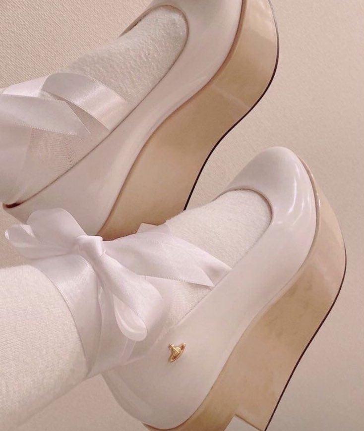 sakuraette's tweet image. vivi westwood rocking horse ballerina shoes