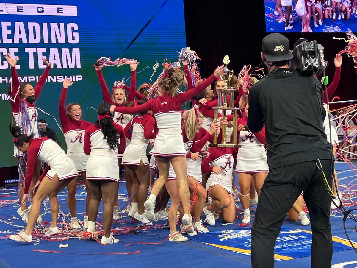 What a night for the Alabama spirit program! Congratulations to the Dance team placing 6th in Jazz, Cheer's Coed squad earning UCA National Runner-Up, and All-Girl winning the UCA National Championship! 🐘🎉

📣 rolltide.com/news/2022/1/16…

#RollTide