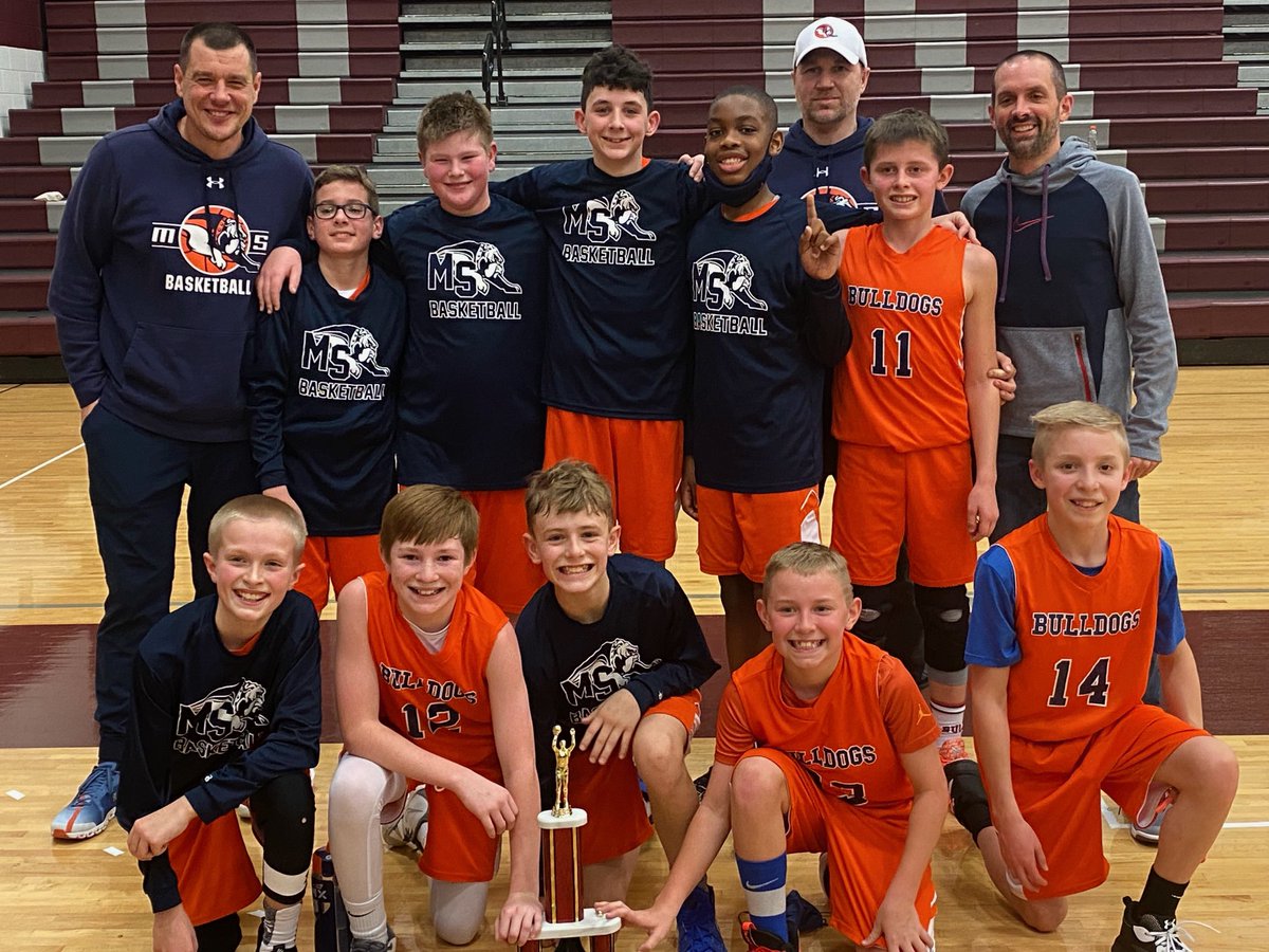 6th grade boys basketball went 3-0 and brought home the 1st Place hardware from Unity tournament!💪🏼