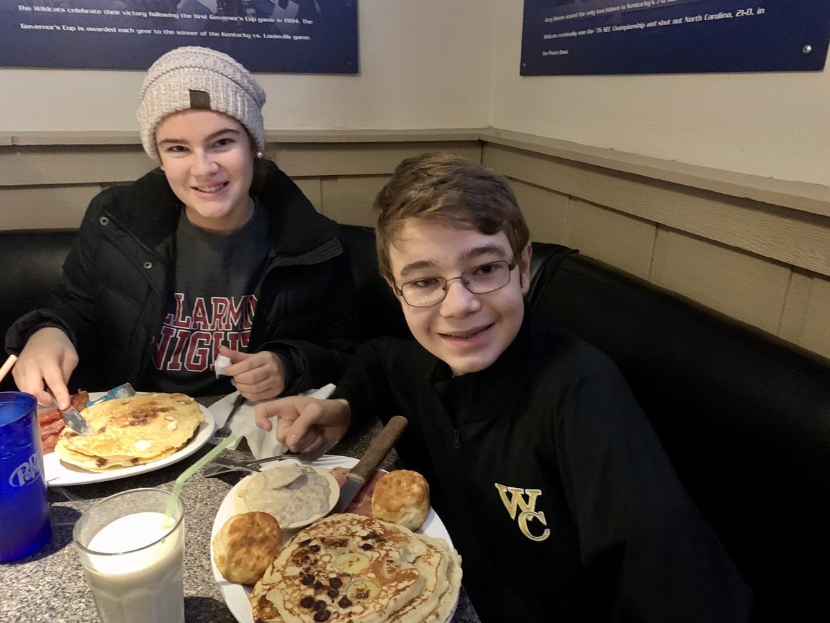 BLacefield's tweet photo. Today vibe…
Breakfast at #Winchells
Elvis Pancakes for Braden
Brianne’s 2 sides:
1) Bacon 🥓
2) 2nd Order of Bacon 🥓
Snow Day Fun Day! https://t.co/Y44pIJPPd8