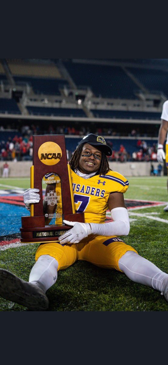 EOakmon_22's tweet photo. #AGTG after a great conversation with @Coach_Brace I am Blessed to say I have received a official offer from the University of Mary Hardin Baylor💛💜#GoCru 
@PF_HighFootball @Storm24Tx @juice7v7 https://t.co/12BkGPi5p9