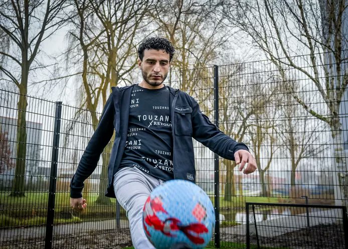 ADSportwereld's tweet photo. De missie van Soufiane Touzani: ‘Ik wil het idee wegnemen dat zaalvoetbal een caféspelletje is’ (Premium)
https://t.co/7oLFOFTiHk https://t.co/D1cKeP83vF