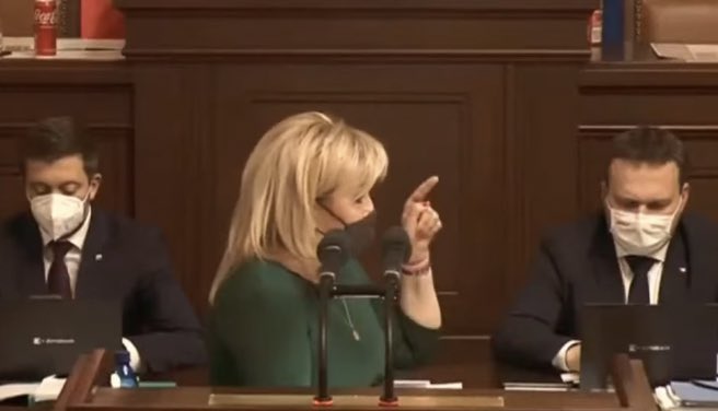 heyfomocz's tweet photo. Musíš se učit              Vyšla nová Euphorie https://t.co/ZyFv1DmwIC