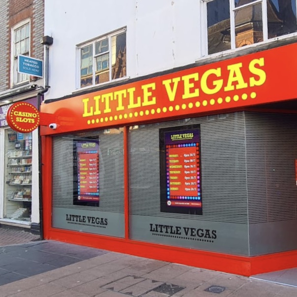ellissigns's tweet photo. We bet you won't find a better signage supplier than #teamellis 👏🎰
#signs #led #acrylic #signdesign #graphics
#signagedesigner #signinstallations #signsuk #uksigns #signagedesign #bespokesign #ellissigns #teamellis #creatinganimage https://t.co/vv7hgYbS7D