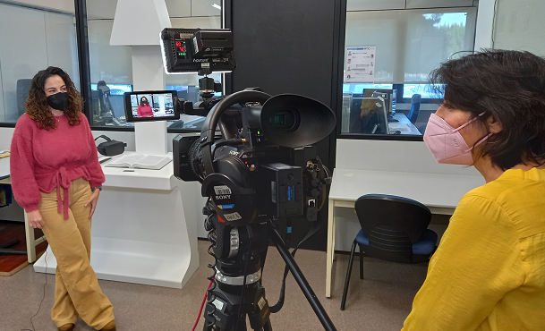 IRTIC_UV's tweet photo. Han entrevistat a @apuntnoticies a les nostres companyes sobre el projecte #SeMap 📺
El mapa espaciotemporal interactiu recull 300.000 objectes de més de 100 museus espanyols, desenvolupat per #ARTEC i el departament d'Història de l'Art de la UV.
➕info: https://t.co/1RcW75ASyw https://t.co/3ZFVOVNNsO